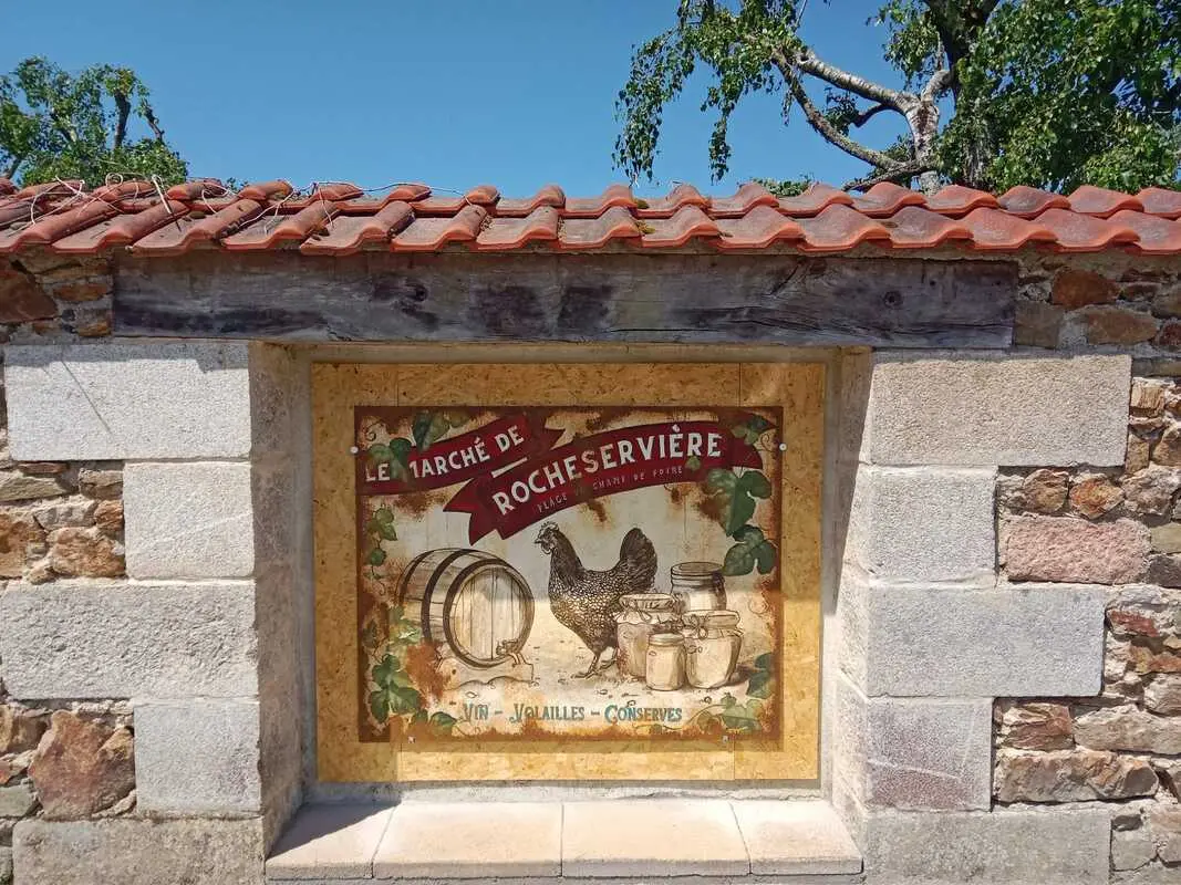 Fresque murale en extérieur représentant le marché de Rocheservière