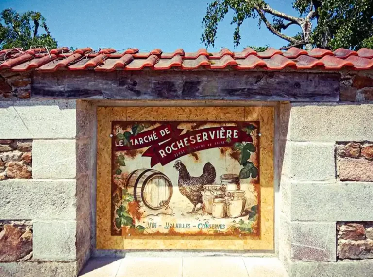 Fresque murale en extérieur représentant le marché de Rocheservière